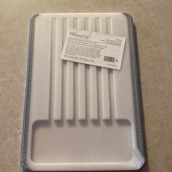Pampered Chef Kitchen Pampered Chef Cutting Board Poshmark